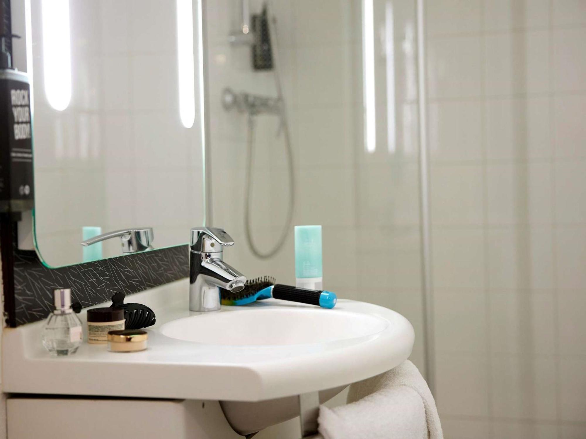 Hotel Ibis Paris Gare De Lyon Reuilly Esterno foto